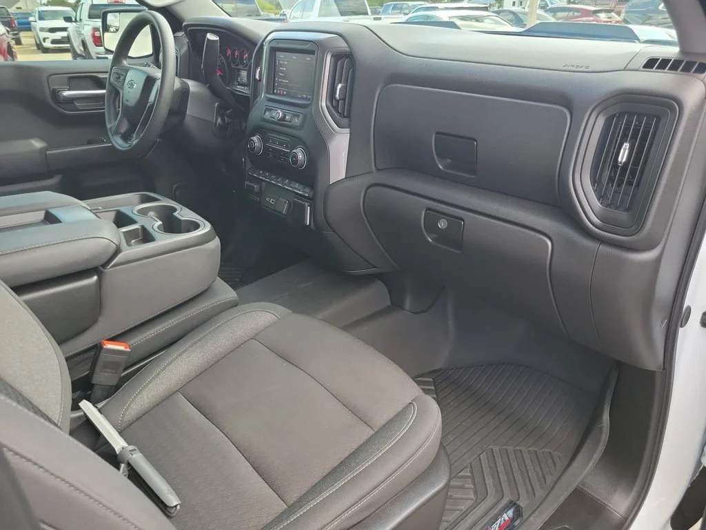 2024 Chevrolet Silverado 1500 Custom - Photo 28