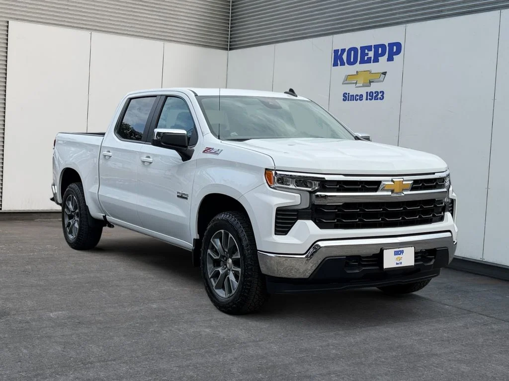 New 2026 Summit White Chevrolet LT image 7