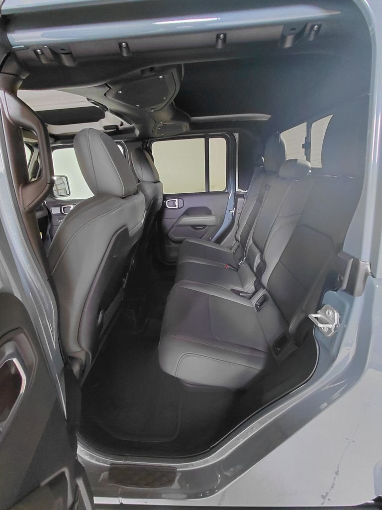 New 2026 Anvil Clear-Coat Exterior Paint Jeep Mojave X image 13