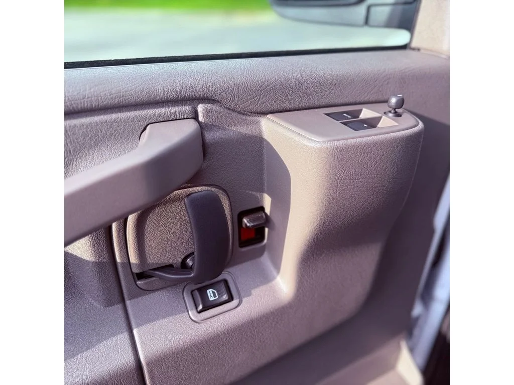 Used 2025 Summit White Chevrolet LT image 18