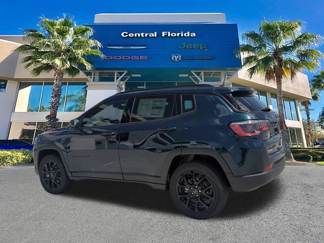 New 2026 Fathom Blue Pearl-Coat Exterior Paint Jeep Latitude image 7