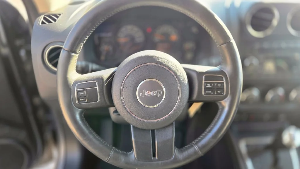 Used 2016 Silver Jeep High Altitude image 16
