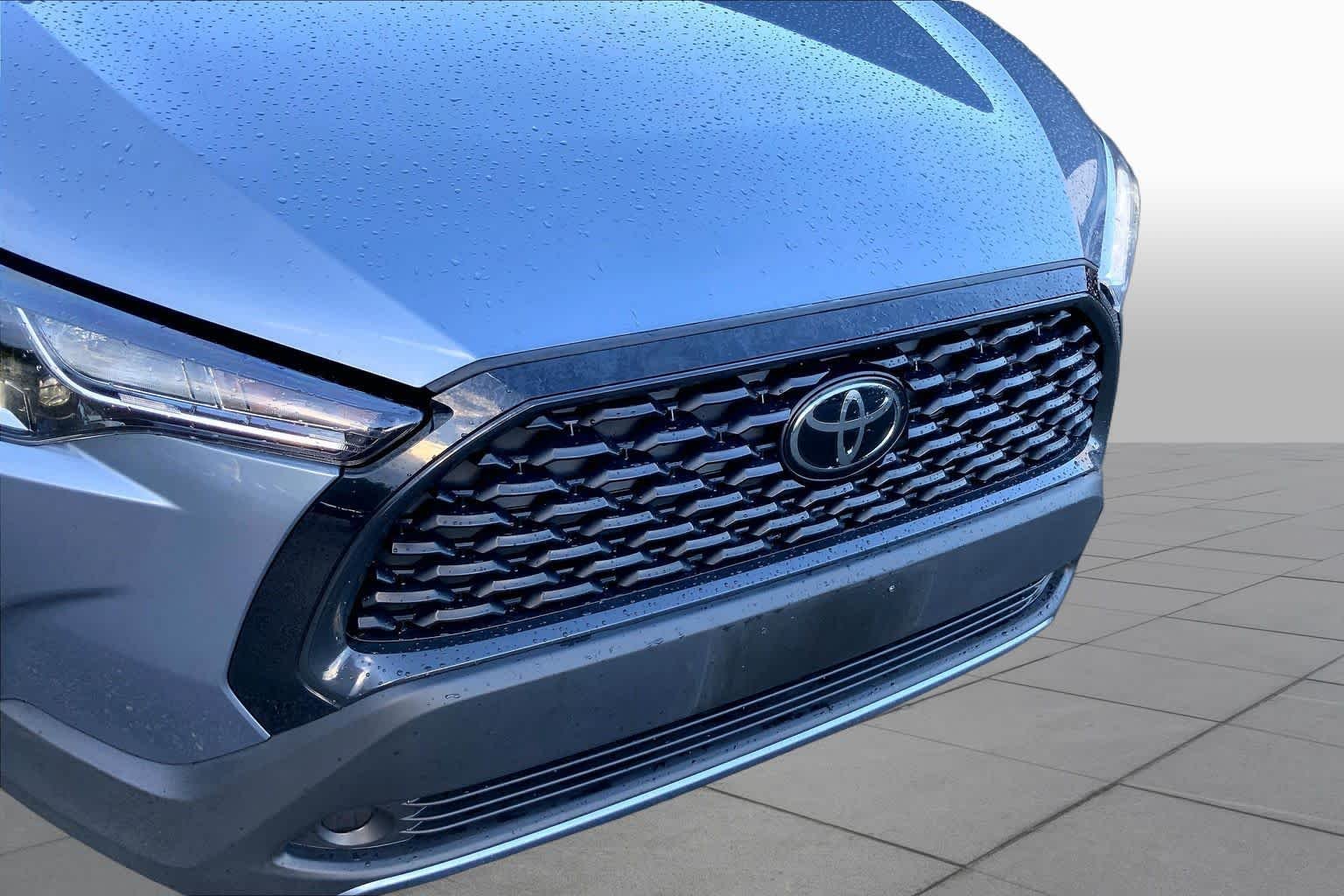 Used 2025 Celestite Toyota LE image 30