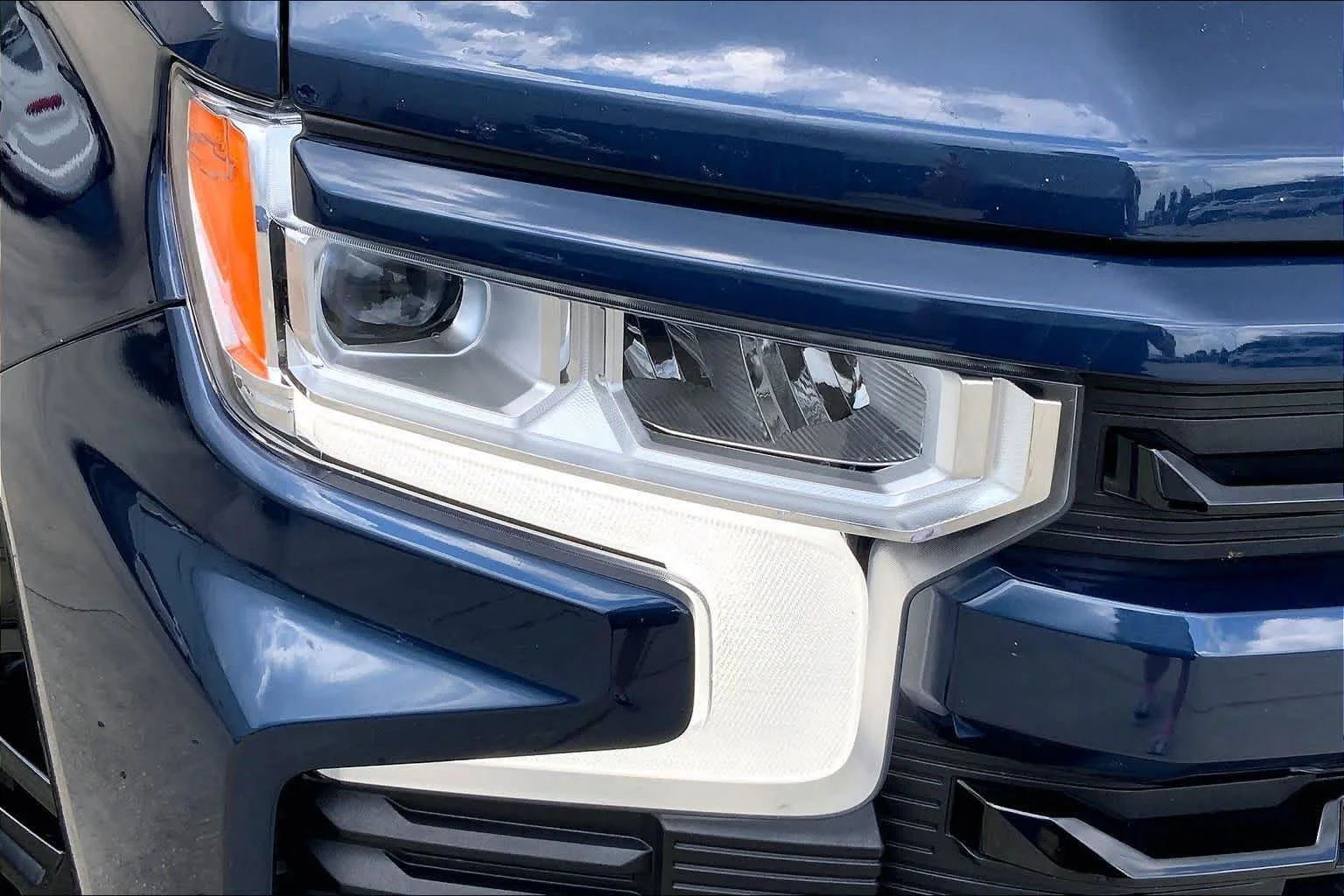 Used 2023 Northsky Blue Metallic Chevrolet RST image 27