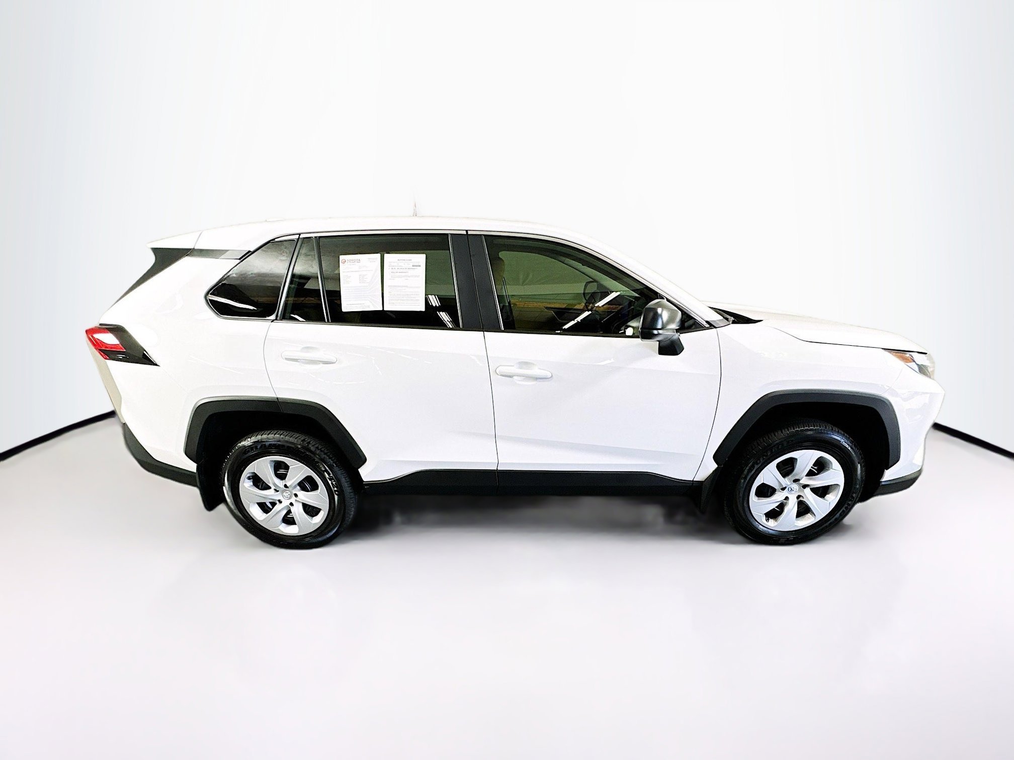 2025 Toyota RAV4 thumbnail 4