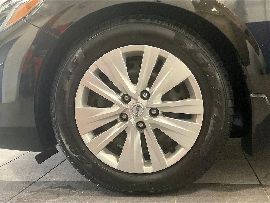 Used 2020 Black Nissan S image 7