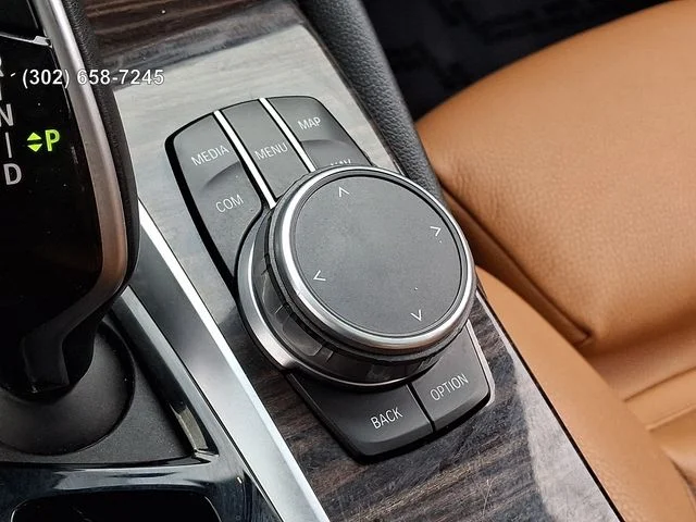Used 2019 Black Sapphire Metallic BMW 530e xDrive iPerformance image 26
