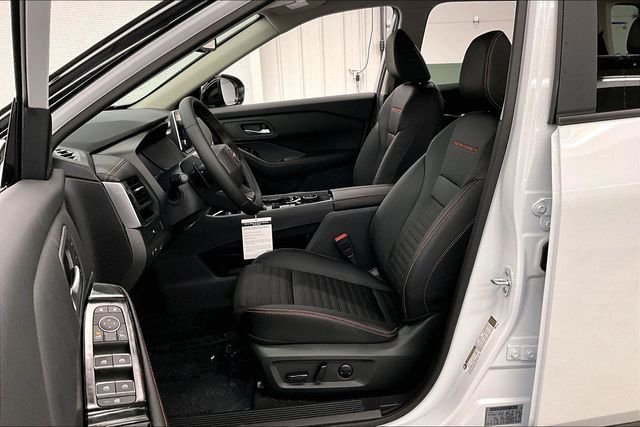 New 2026 Everest White Pearl Tricoat Nissan Rock Creek image 9