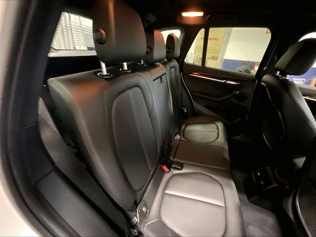 Used 2017 White BMW xDrive28i image 16