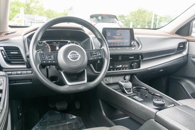 Used 2021 Gray Nissan SV image 12