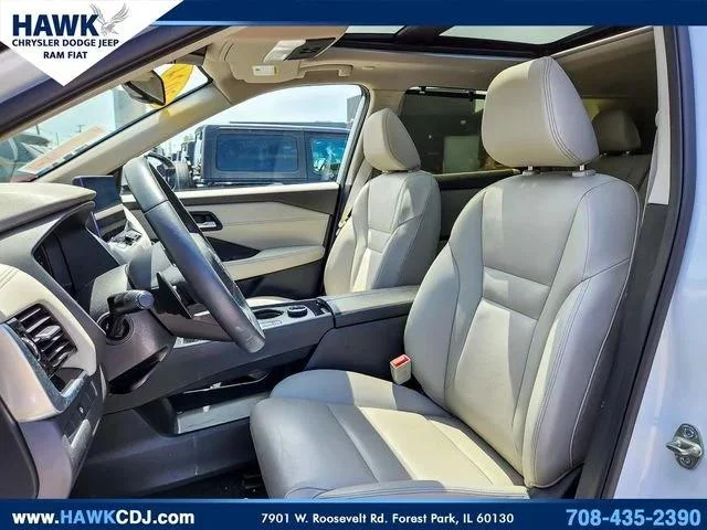 Used 2024 White Nissan SL image 8
