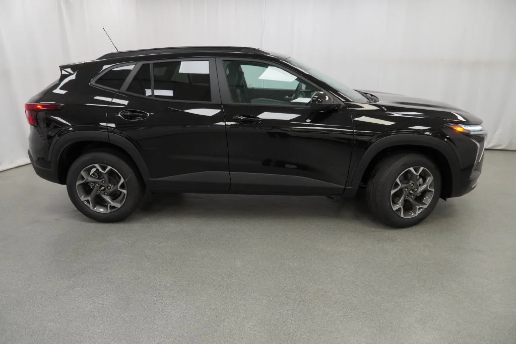 New 2026 Mosaic Black Metallic Chevrolet LT image 6