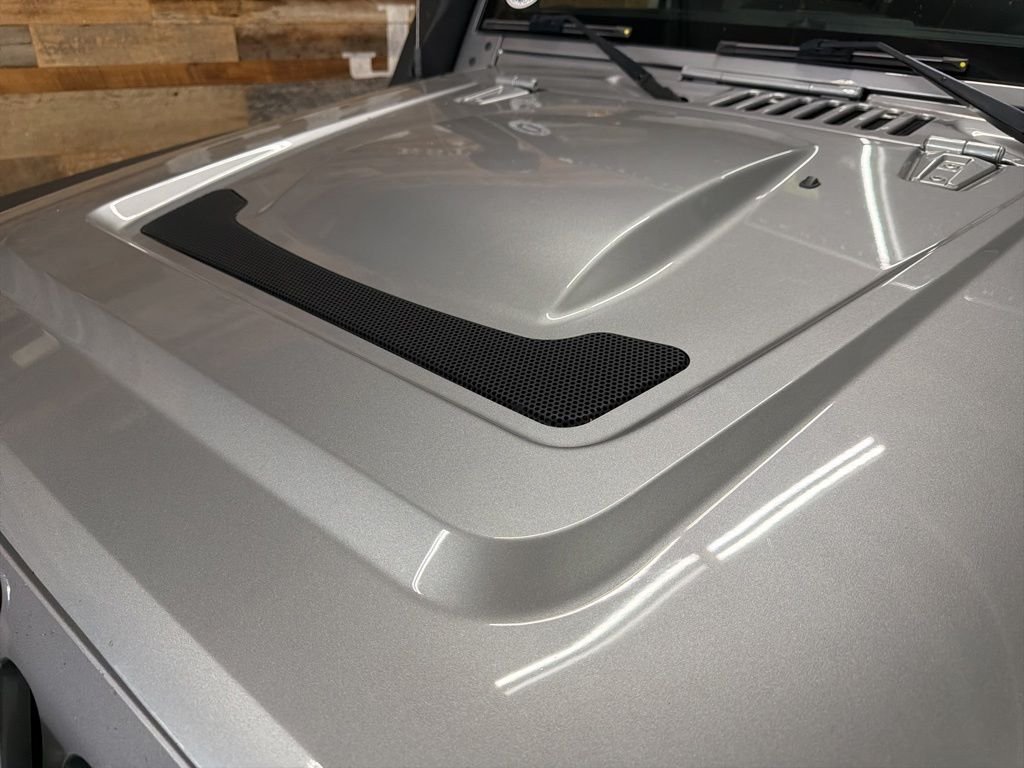 Used 2014 Billet Metallic Clearcoat Jeep Unlimited Rubicon image 9