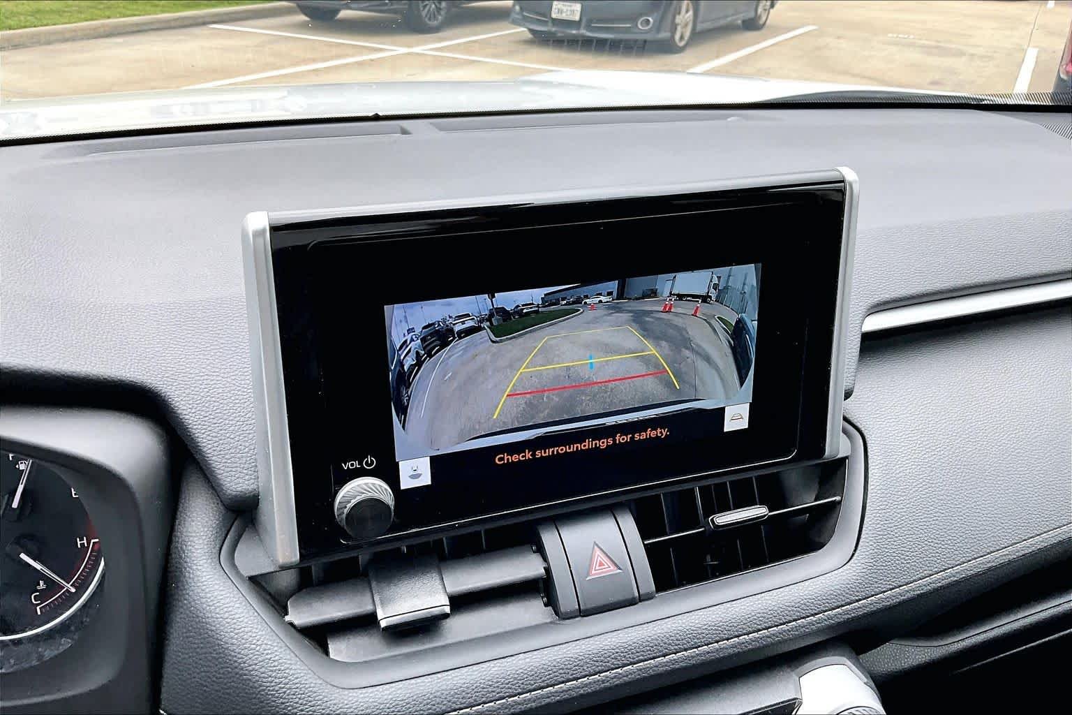 Used 2025 Ice Cap Toyota XLE image 27