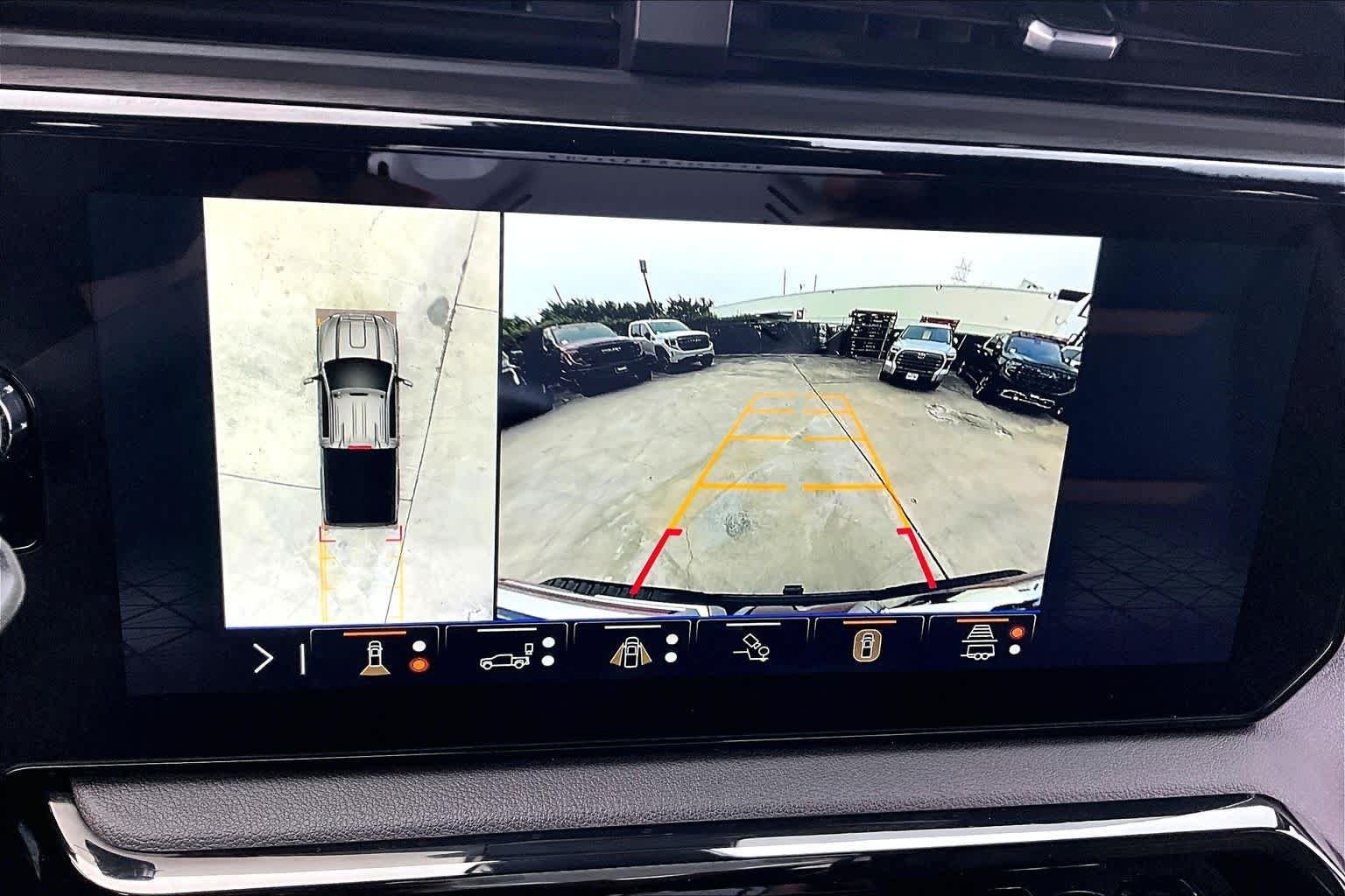 Used 2025 Titanium Rush Metallic GMC AT4 image 27
