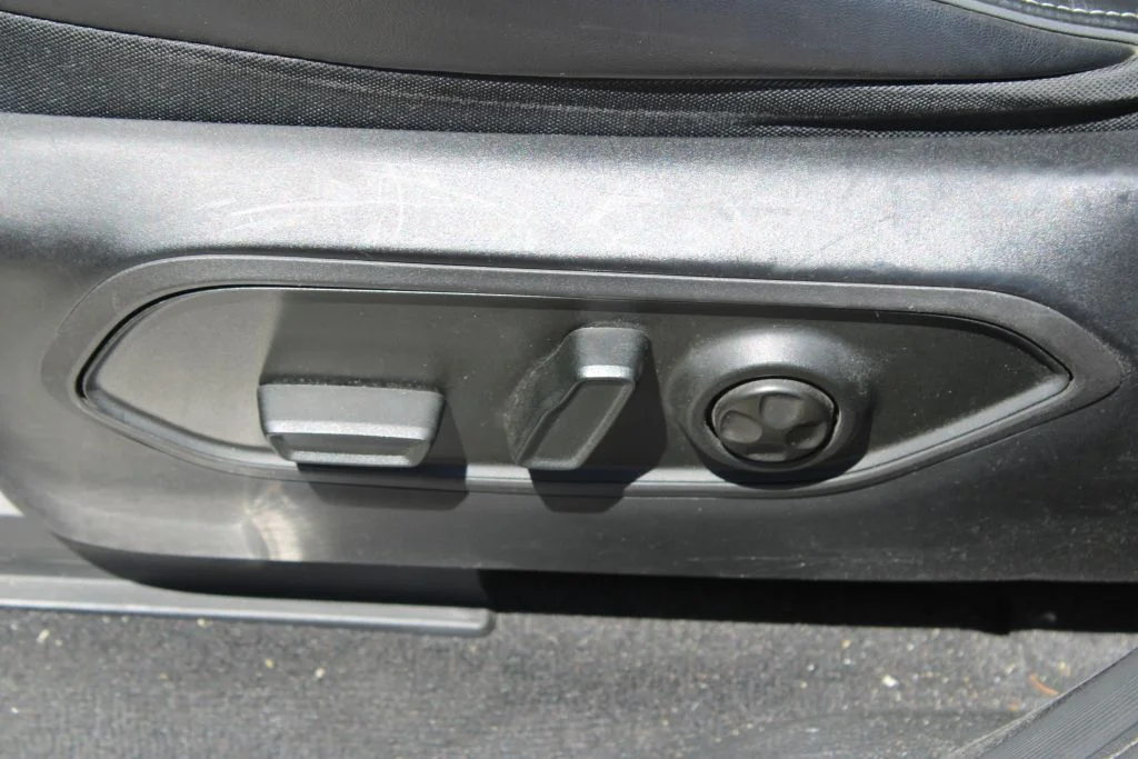 Used 2021 Silver Jeep Overland image 19