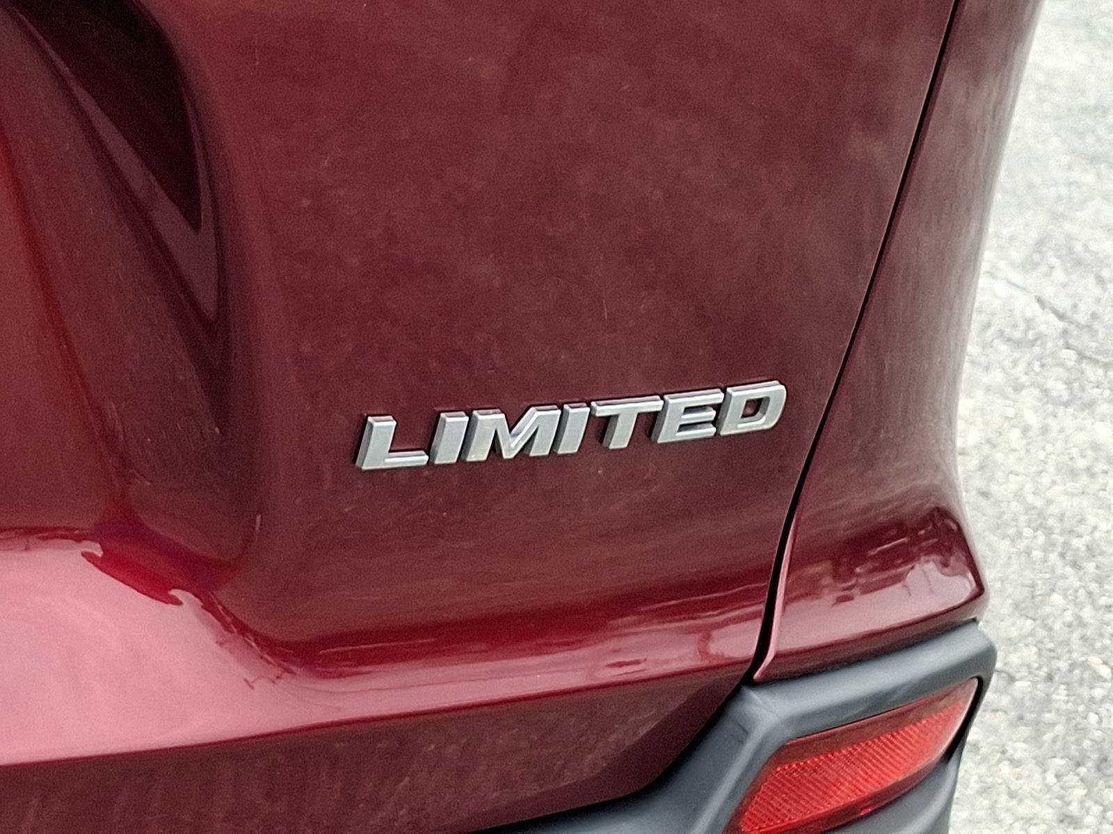 Used 2019 Velvet Red Pearlcoat Jeep Limited image 29