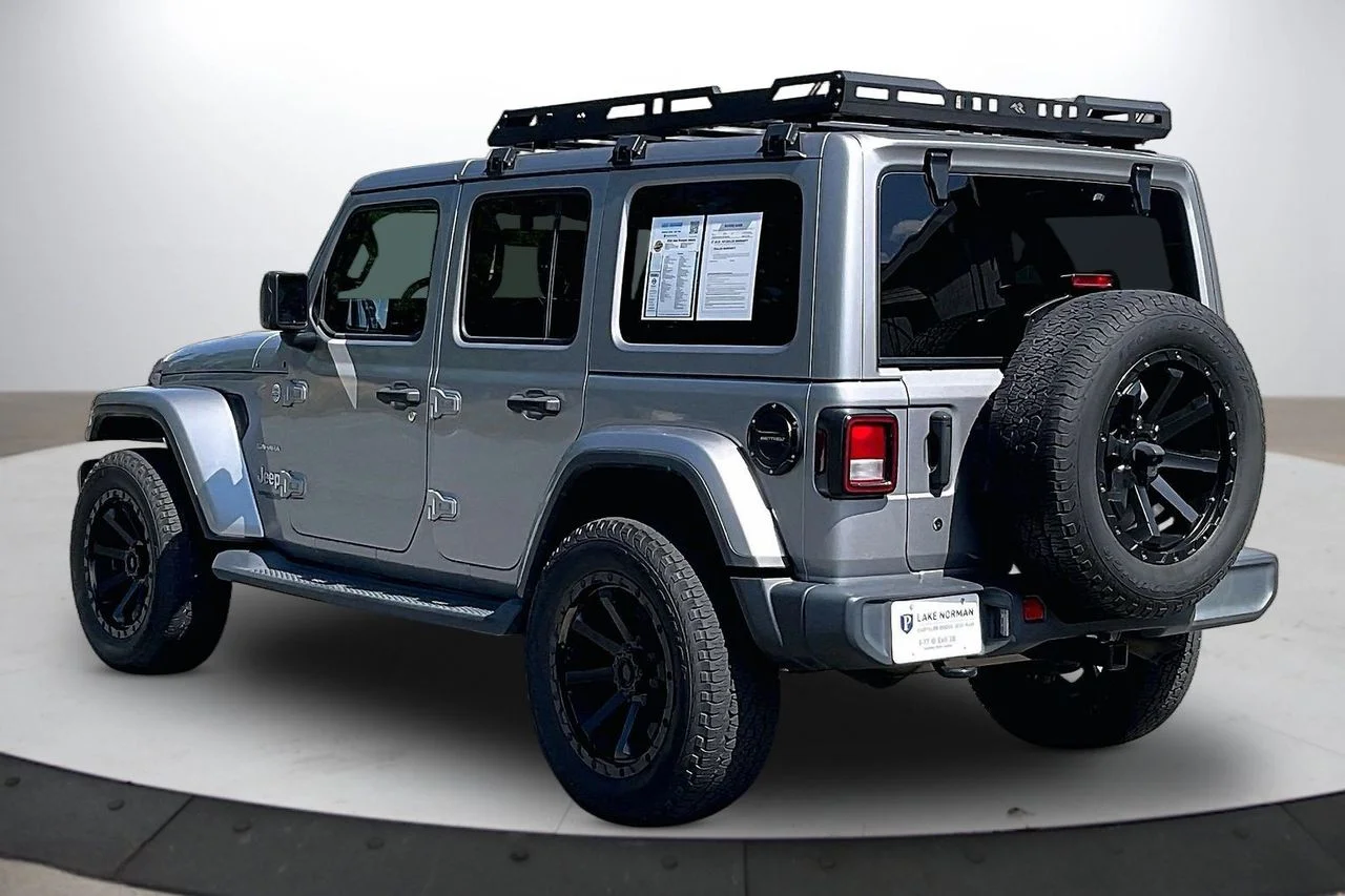 Certified Used 2018 Silver Jeep Sahara image 7