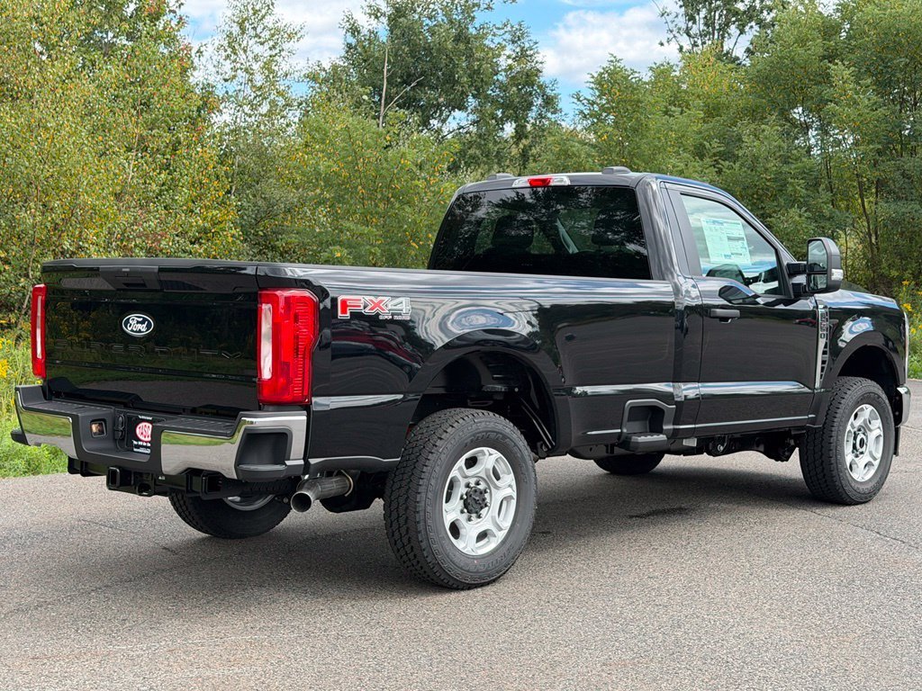 New 2027 Agate Black Metallic Ford F-250® XLT image 22