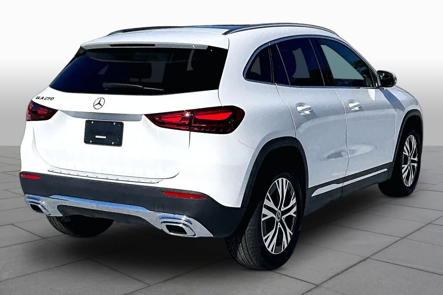 Used 2026 Polar White Mercedes-Benz GLA 250 image 12