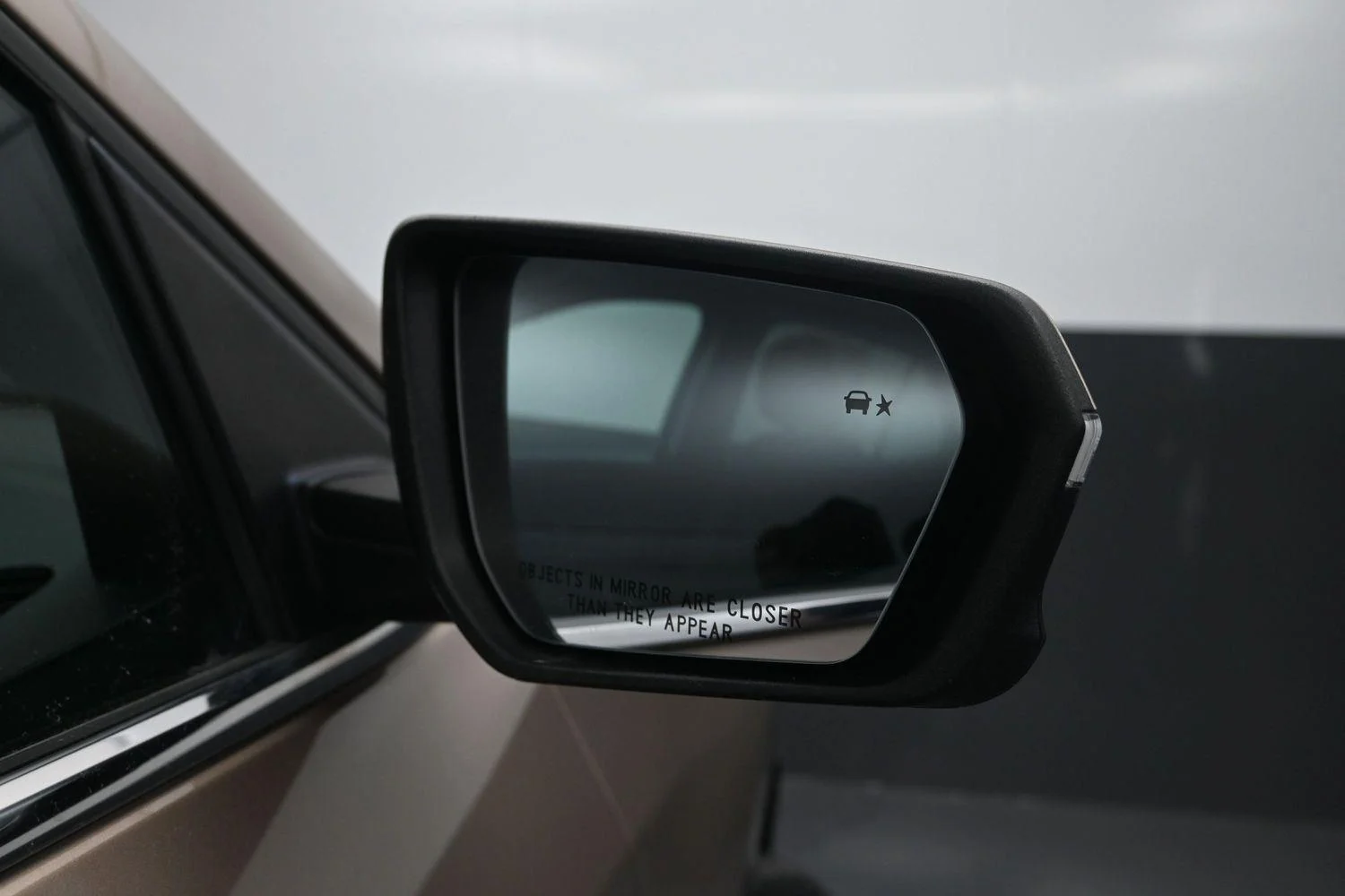 Used 2018 Sandy Ridge Metallic Chevrolet LT image 8