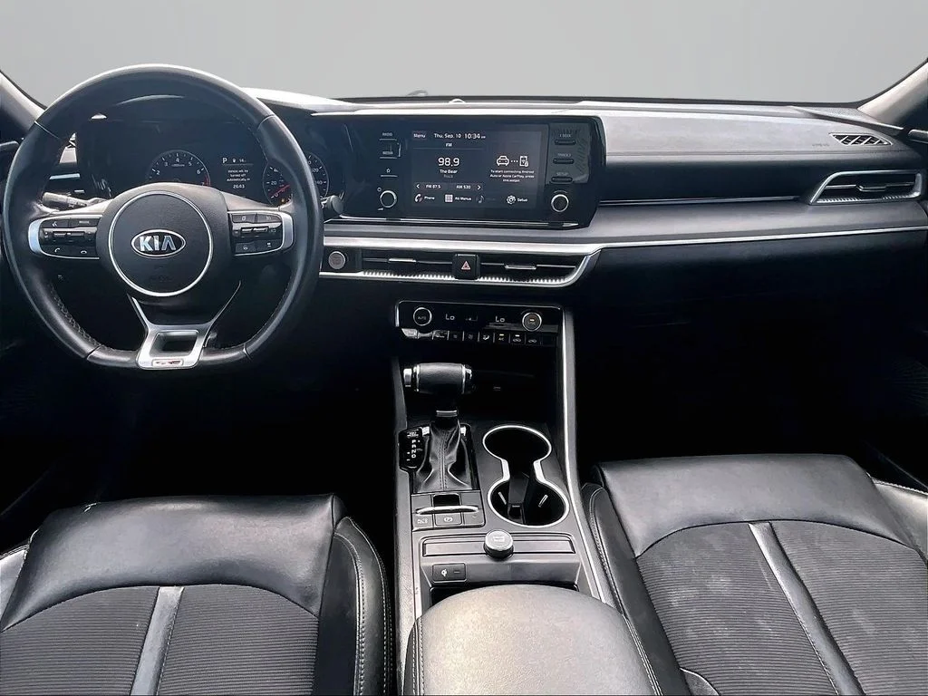 Used 2021 White Kia GT-Line image 17