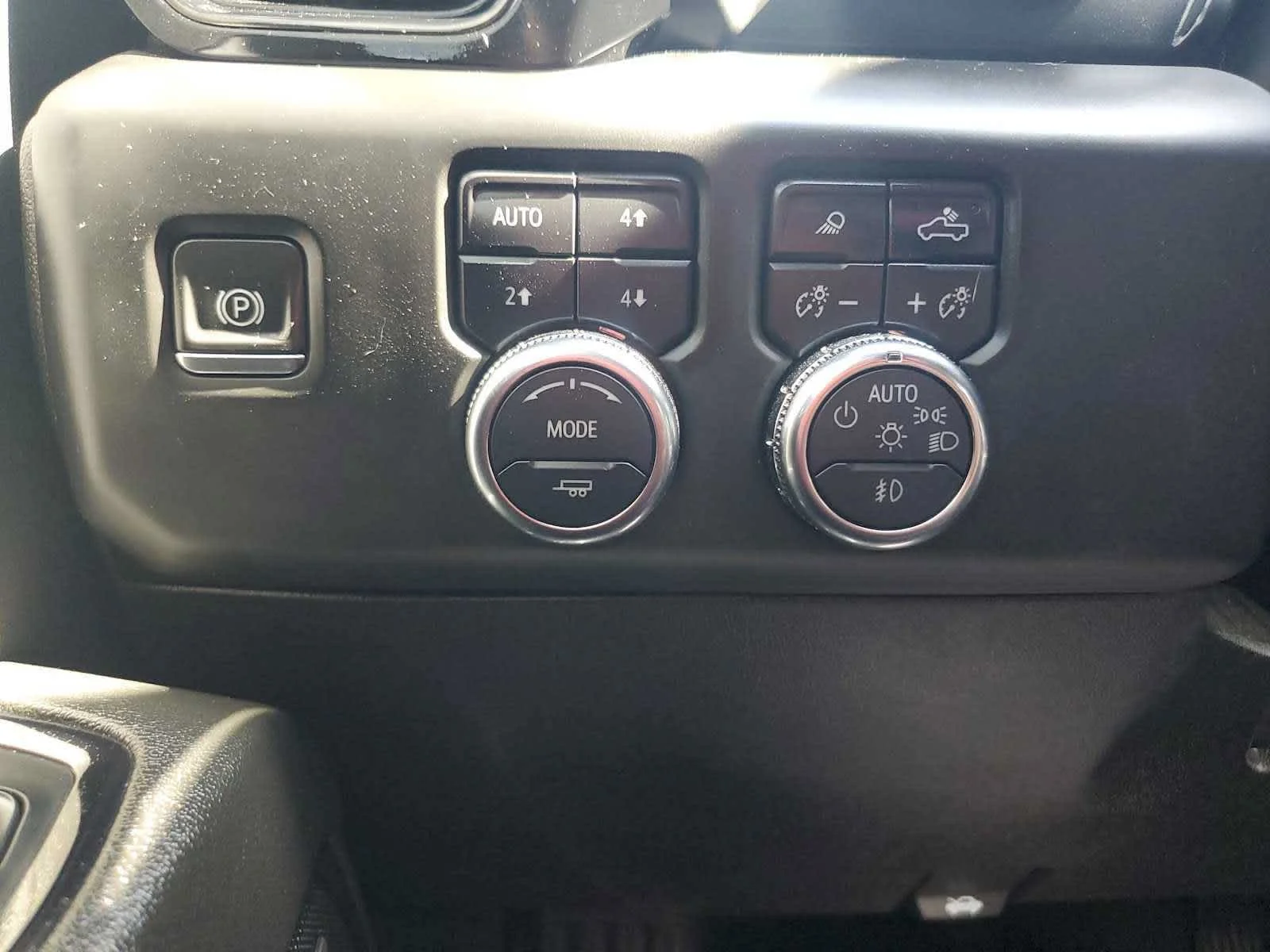 Used 2024 Summit White GMC AT4 image 24