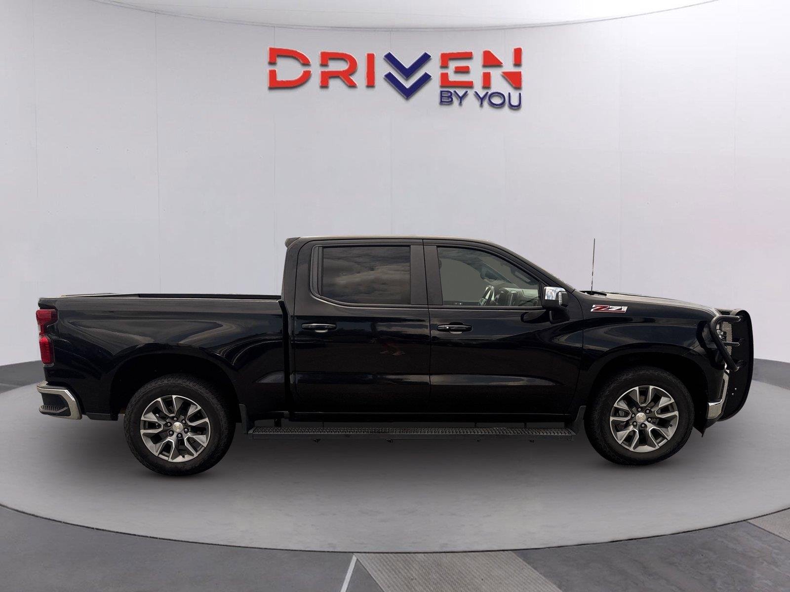 Used 2021 BLACK Chevrolet LT image 3