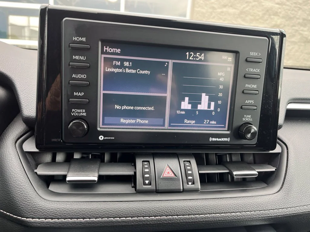 Used 2020 Midnight Black Metallic Toyota XLE Premium image 22