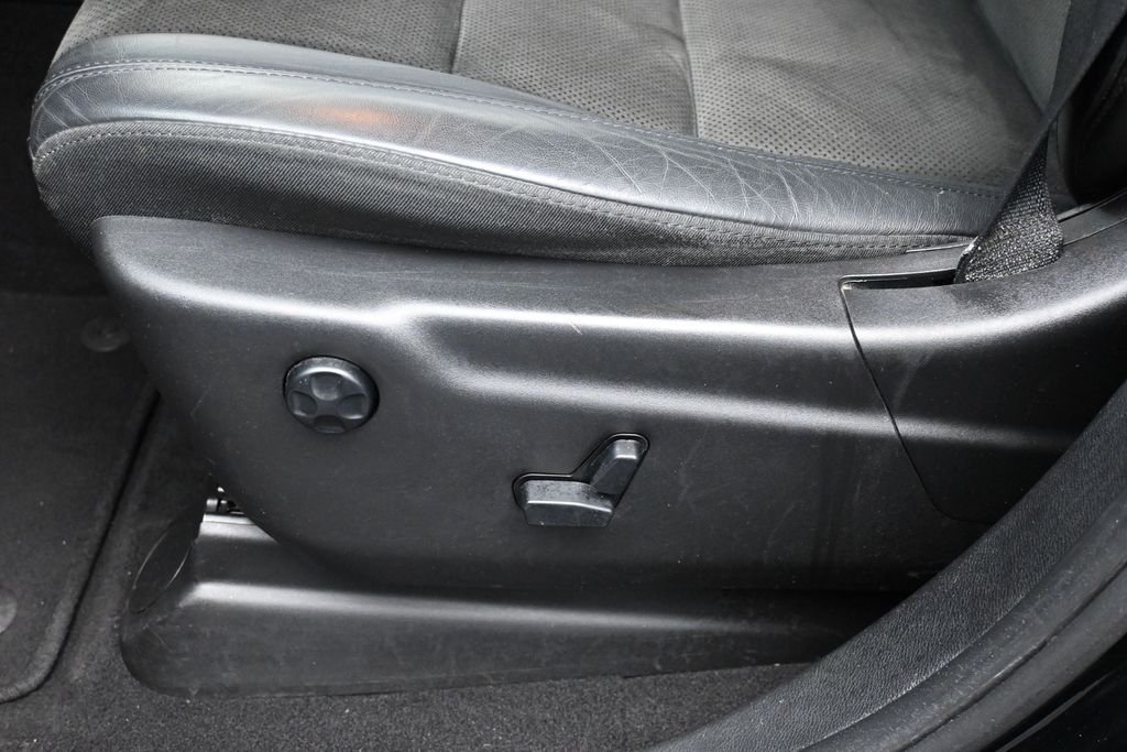 Used 2019 Black Jeep Altitude image 20