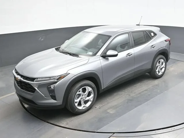 2026 Chevrolet Trax LS - Photo 13