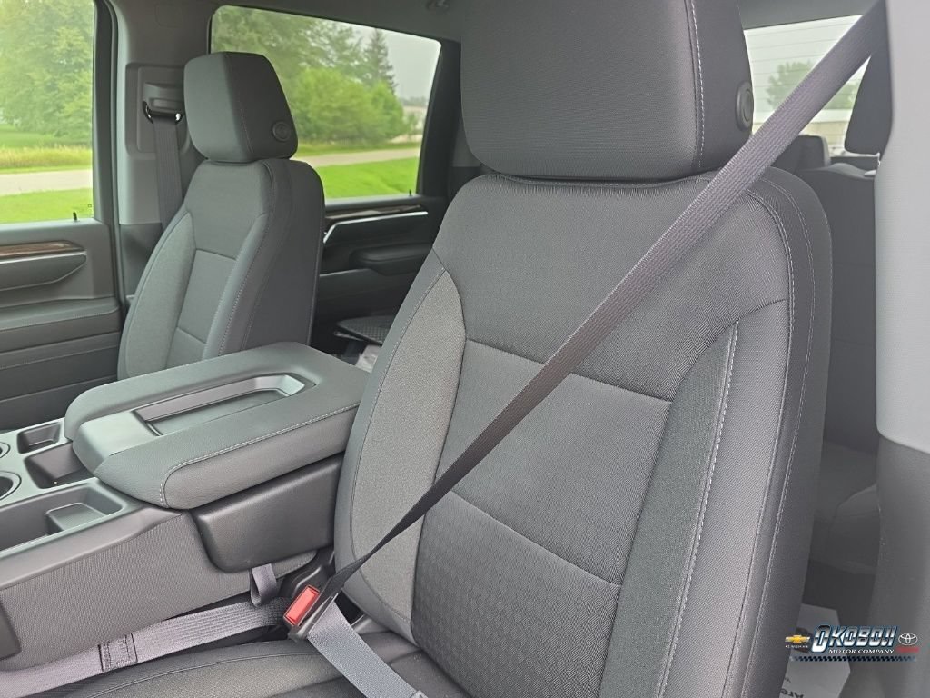 New 2026 Summit White Chevrolet LT image 21