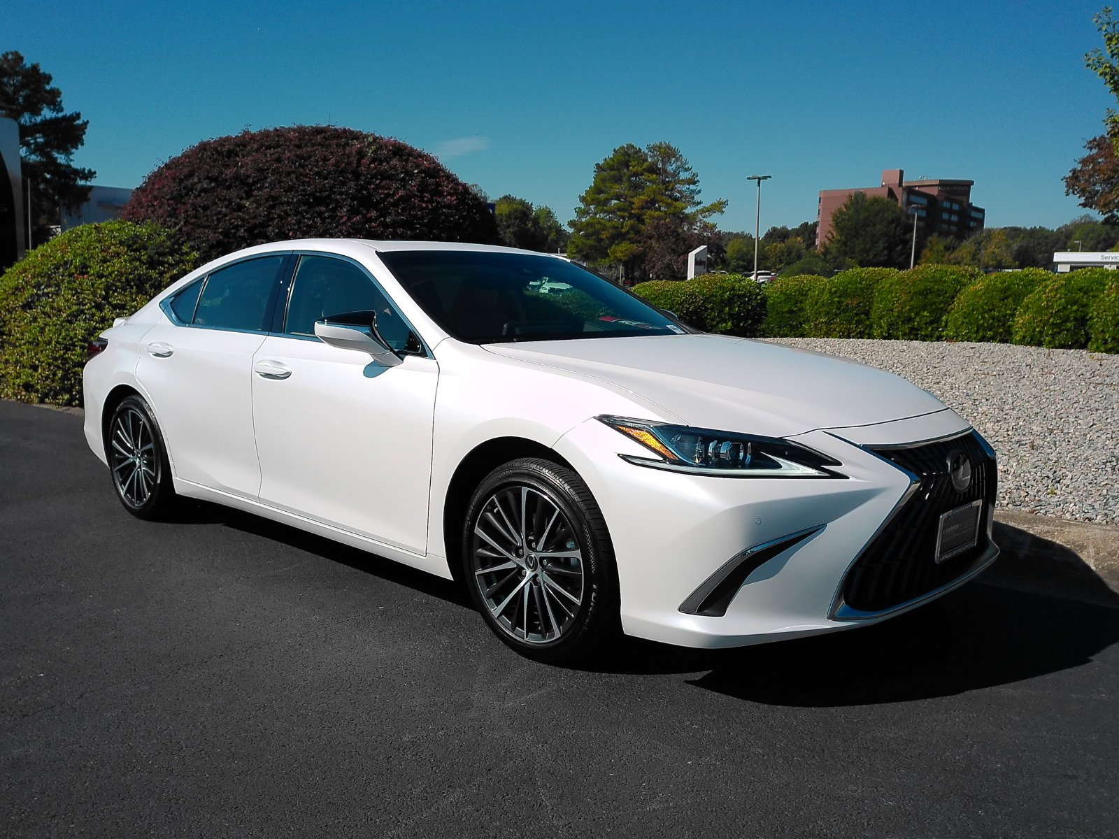 2025 Lexus ES Hybrid