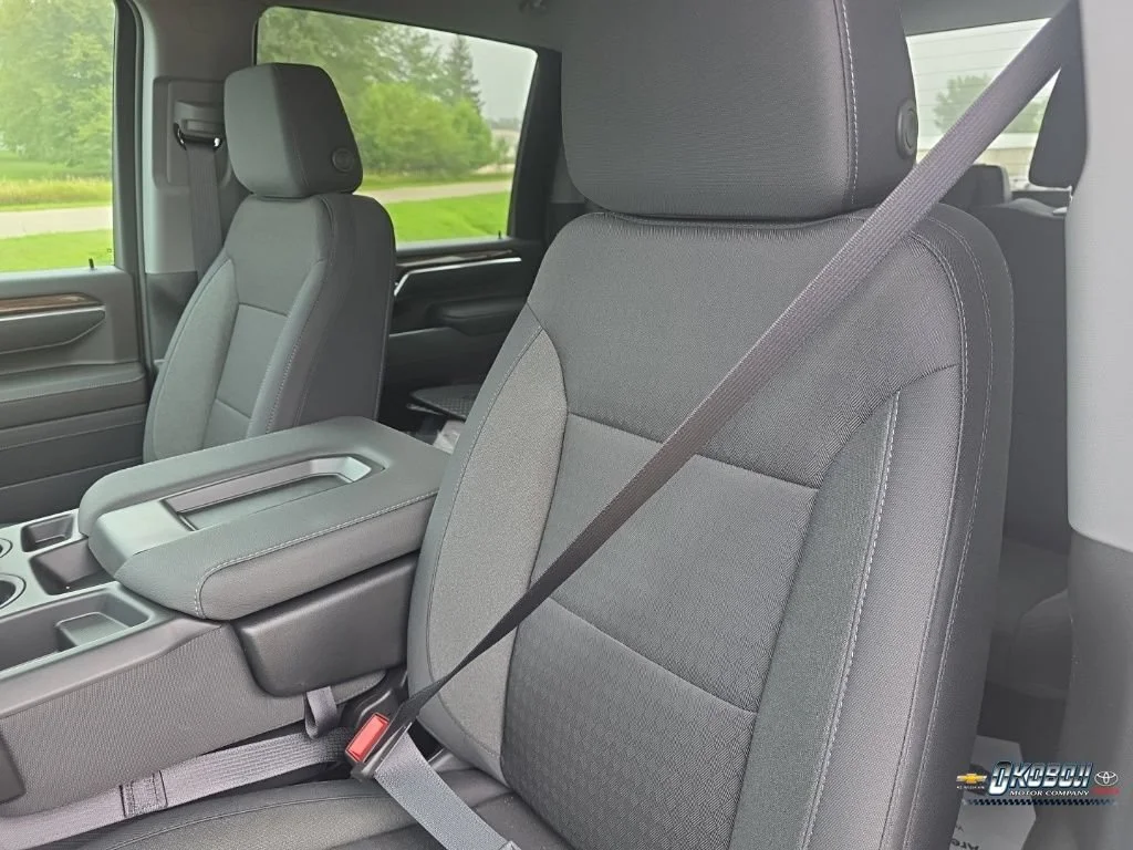 New 2026 Summit White Chevrolet LT image 21