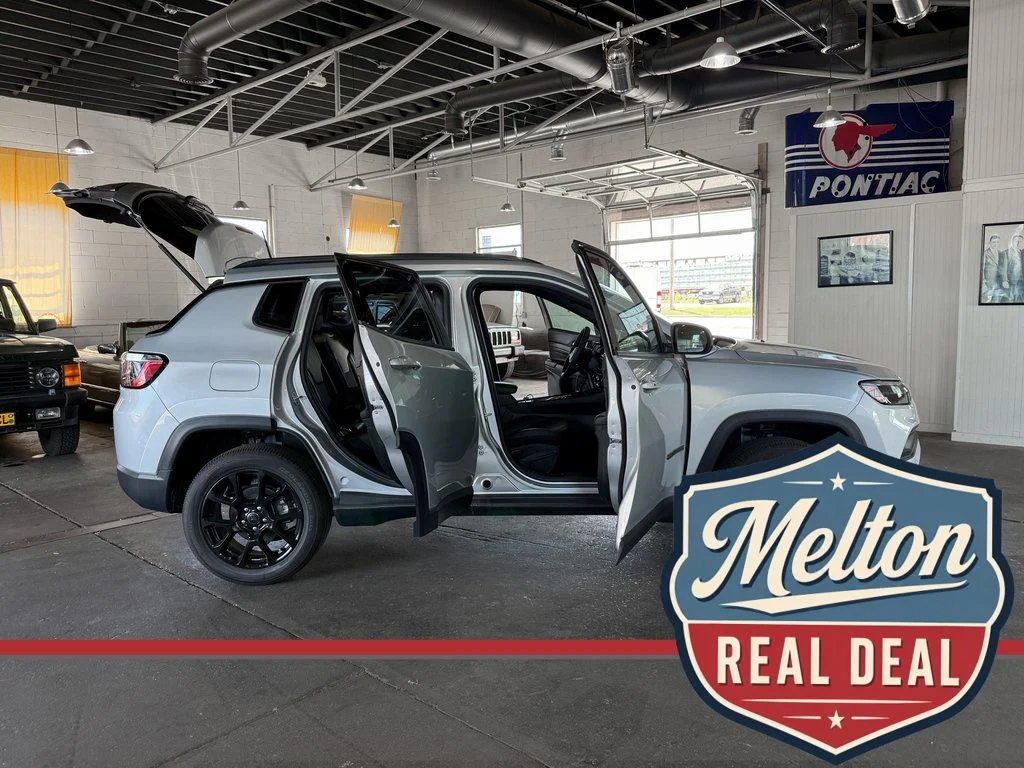New 2025 Silver Jeep Latitude image 24