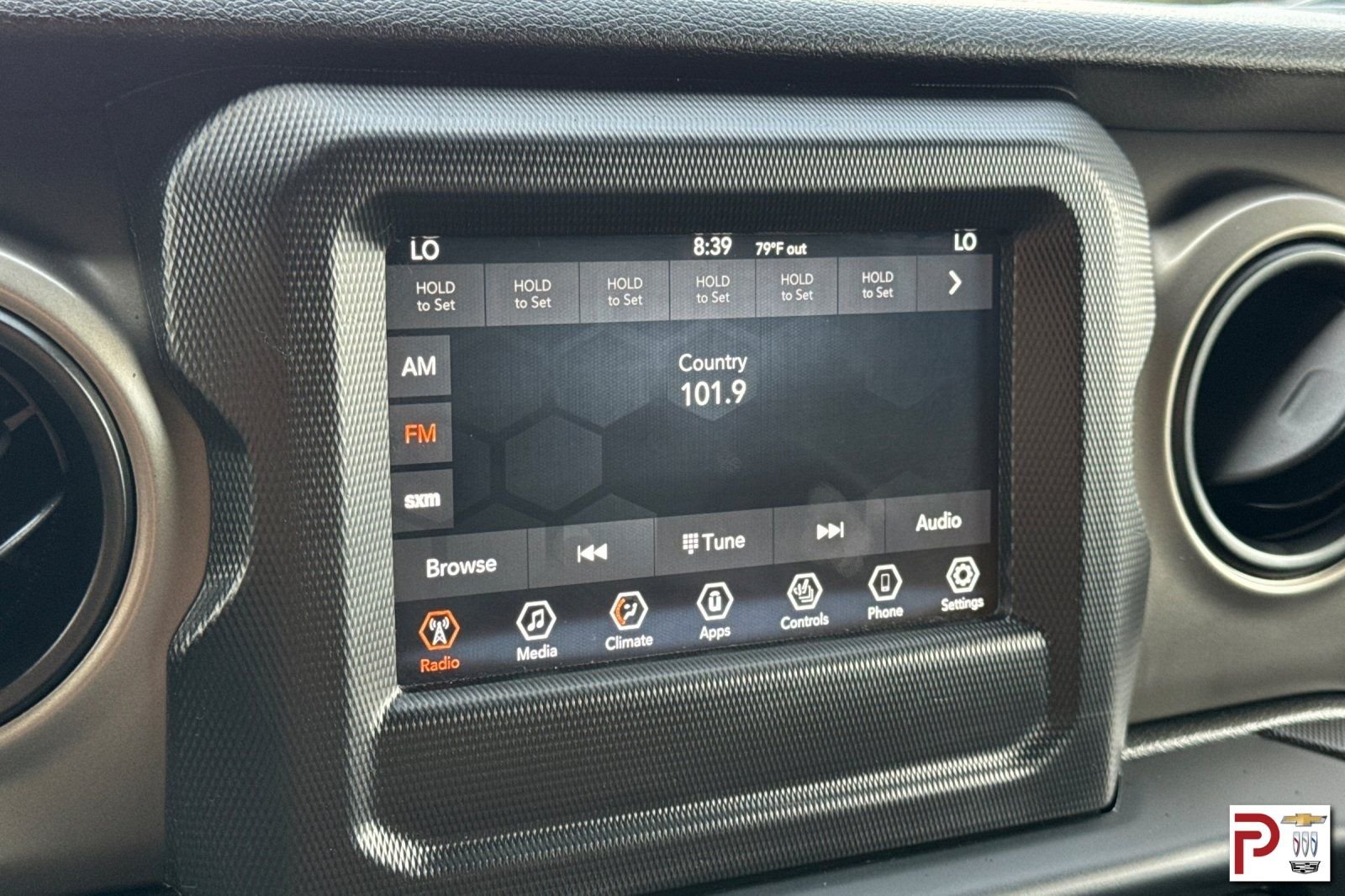 Used 2019 Silver Jeep Unlimited Sport S image 22