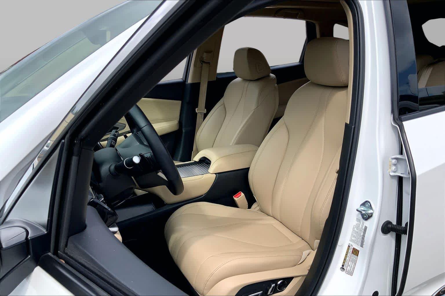 Used 2024 Platinum White Pearl Acura  image 8