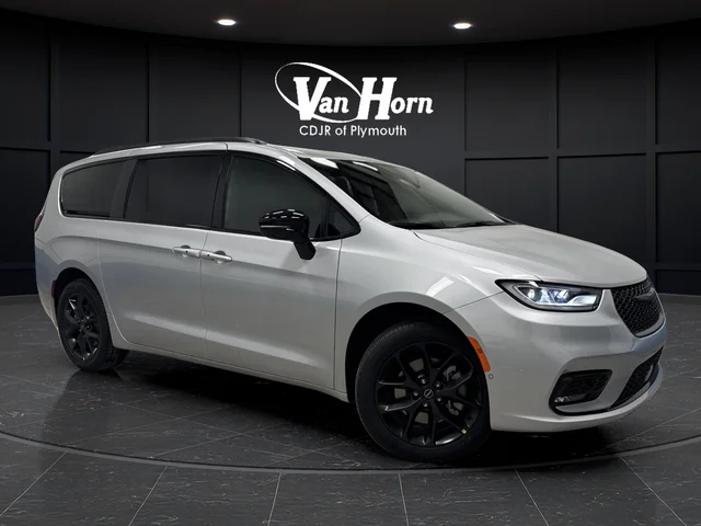2026 Chrysler Pacifica Select AWD's photo