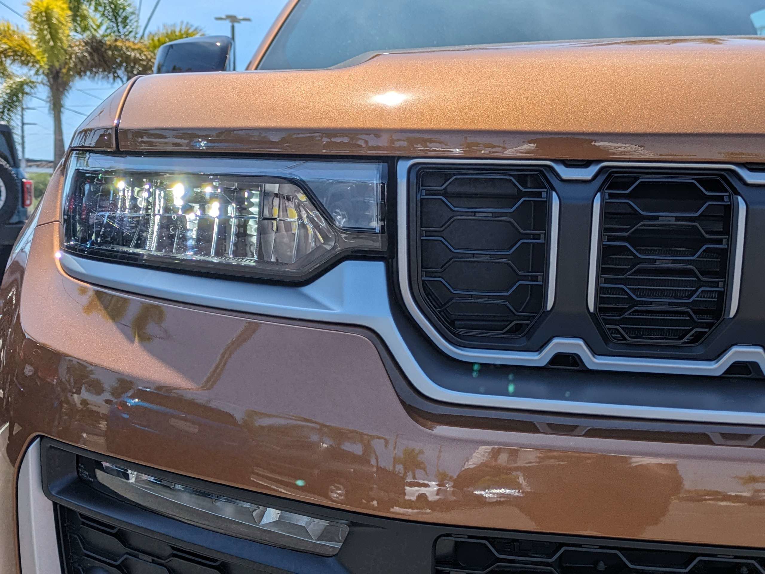 New 2026 Copper Shino Metallic Clear-Coat Exterior Paint Jeep Limited image 9