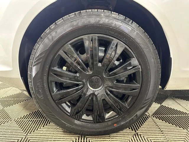 Certified Used 2019 Oxford White Ford S image 10
