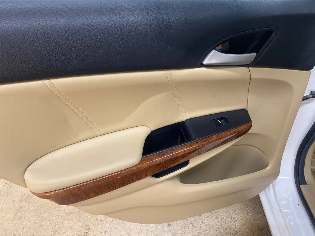 Used 2012 White Honda EX-L image 15