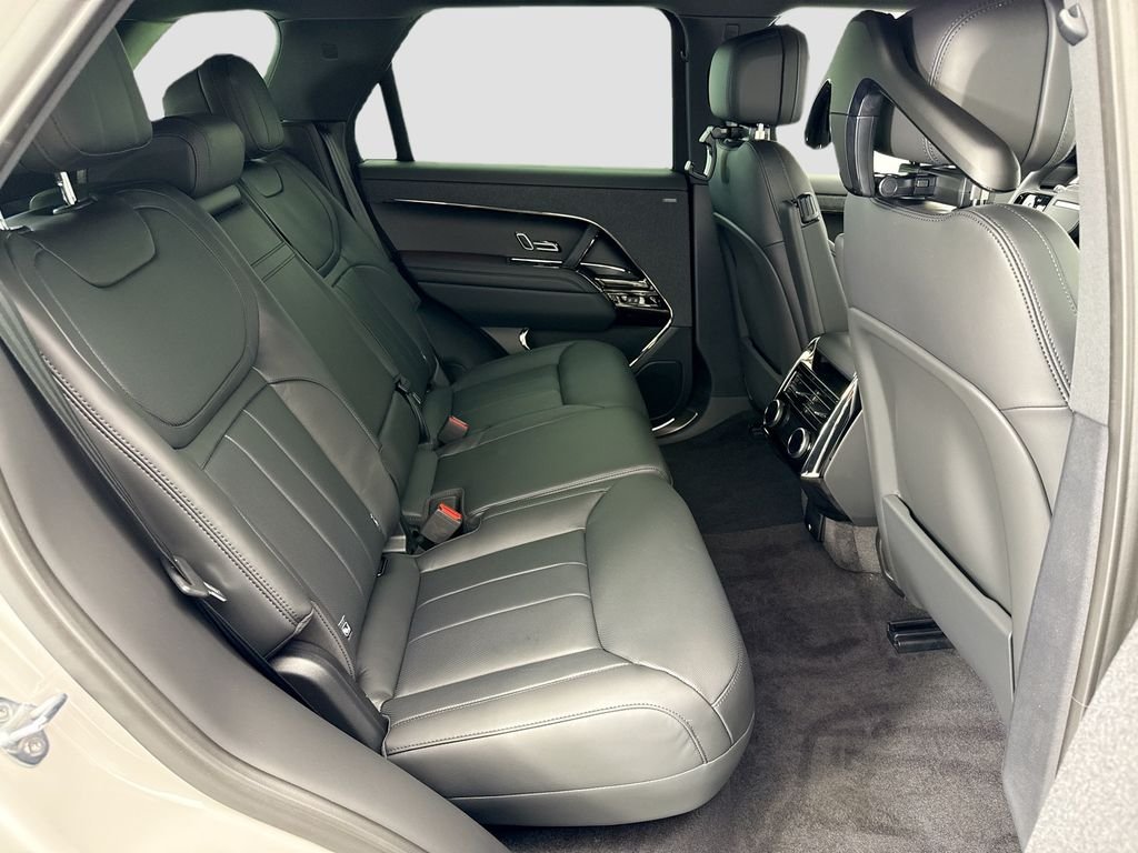 New 2026 Borasco Grey Land Rover Dynamic SE image 21