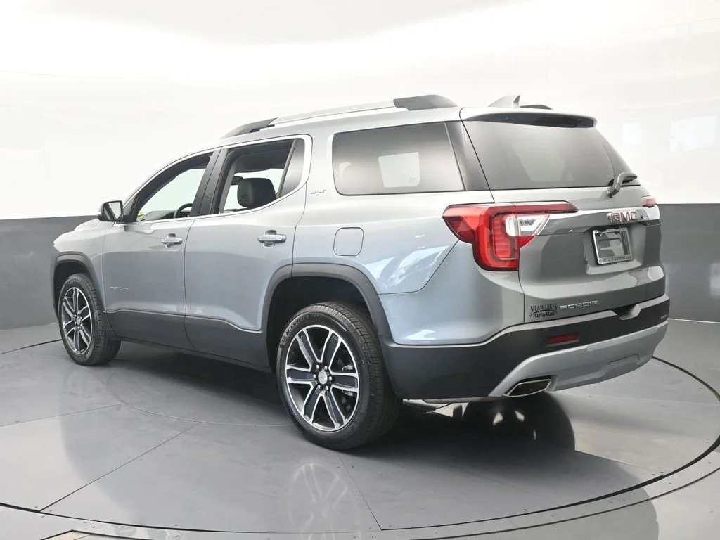 Used 2023 Sterling Metallic GMC SLT image 4