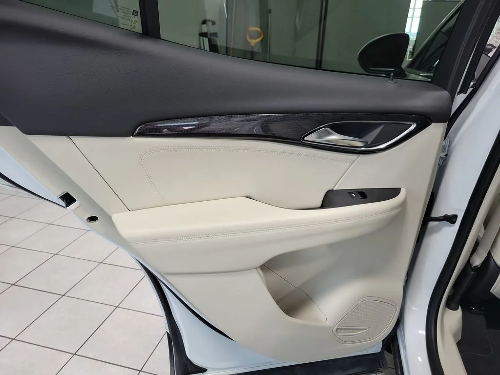 2022 Buick Envision Essence - Photo 30