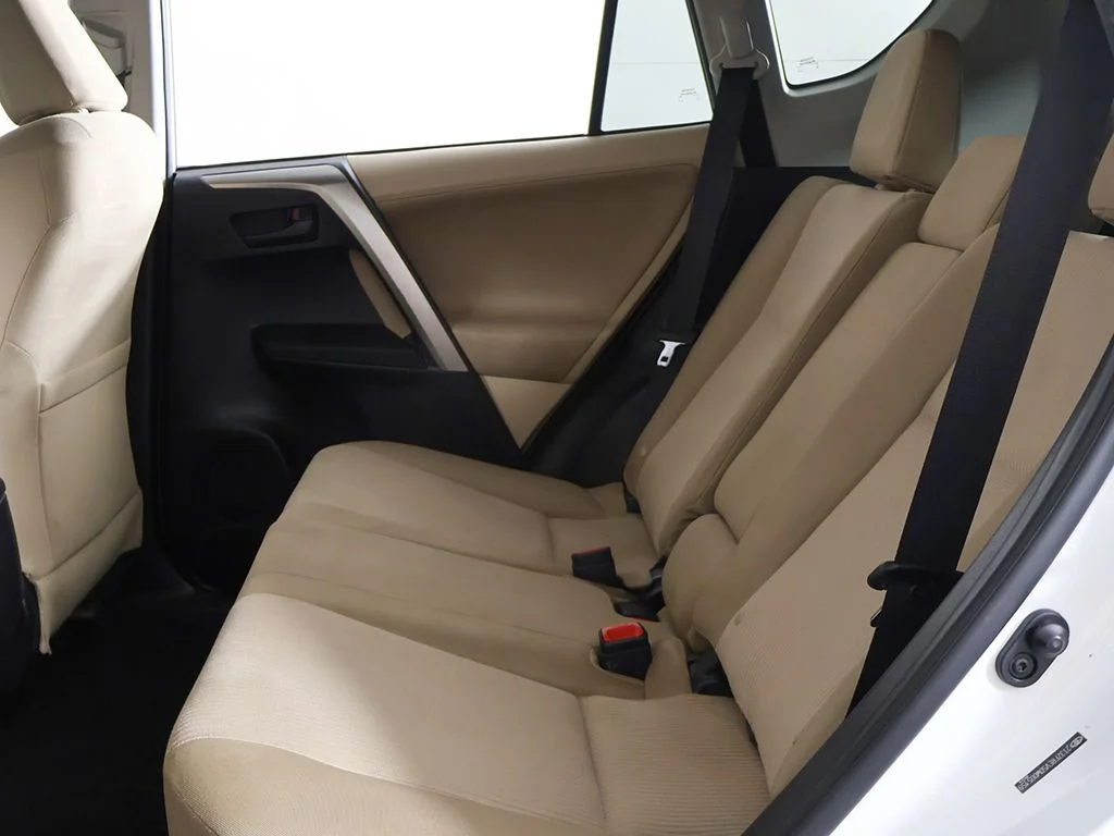 Used 2013 White Toyota LE image 22