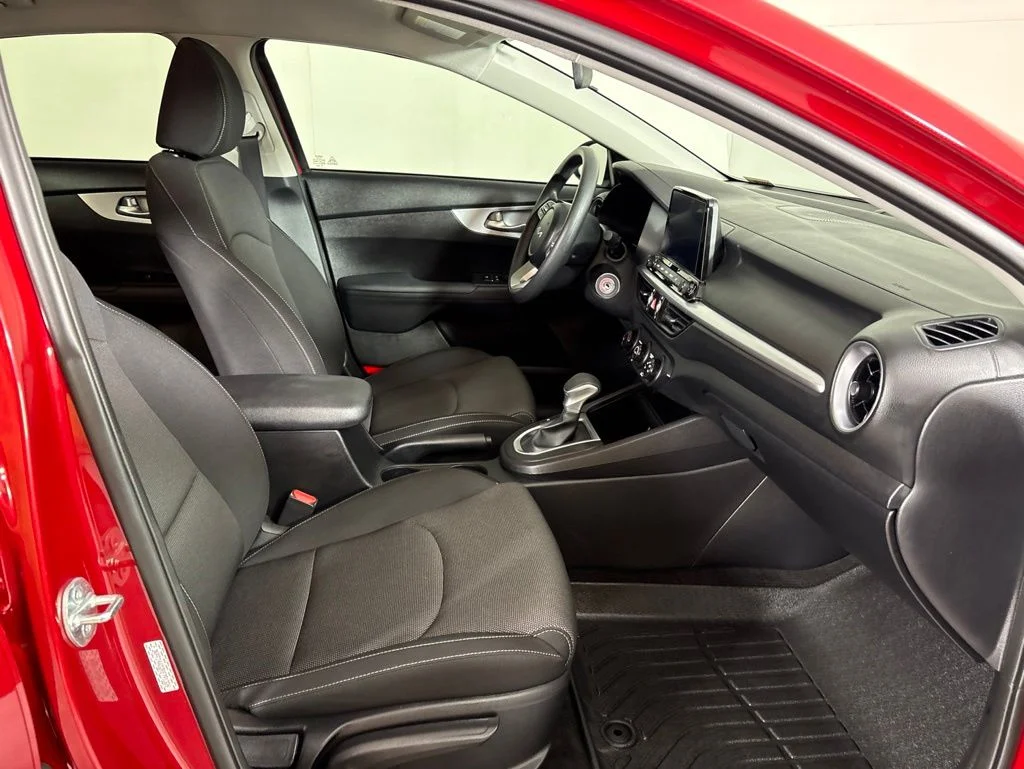 Used 2024 Red Kia LXS image 14