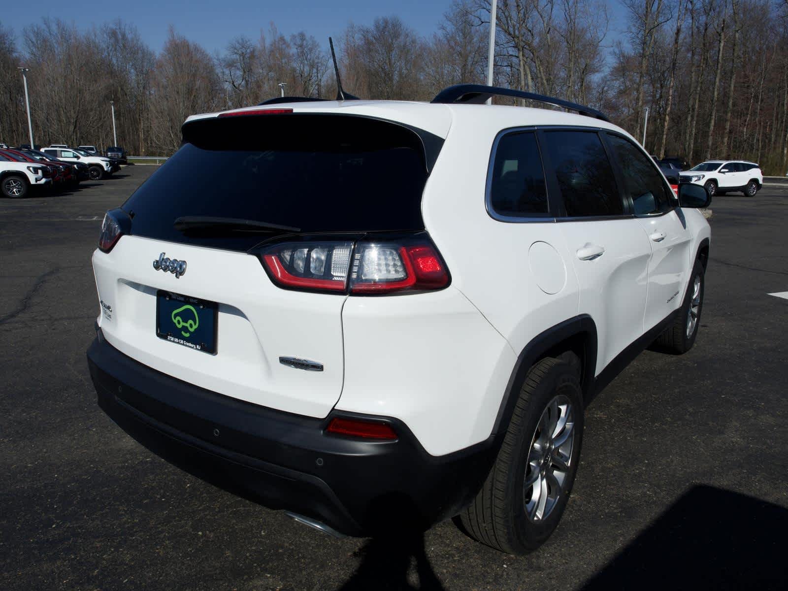 Used 2022 White Jeep Latitude Lux 4x4 image 6