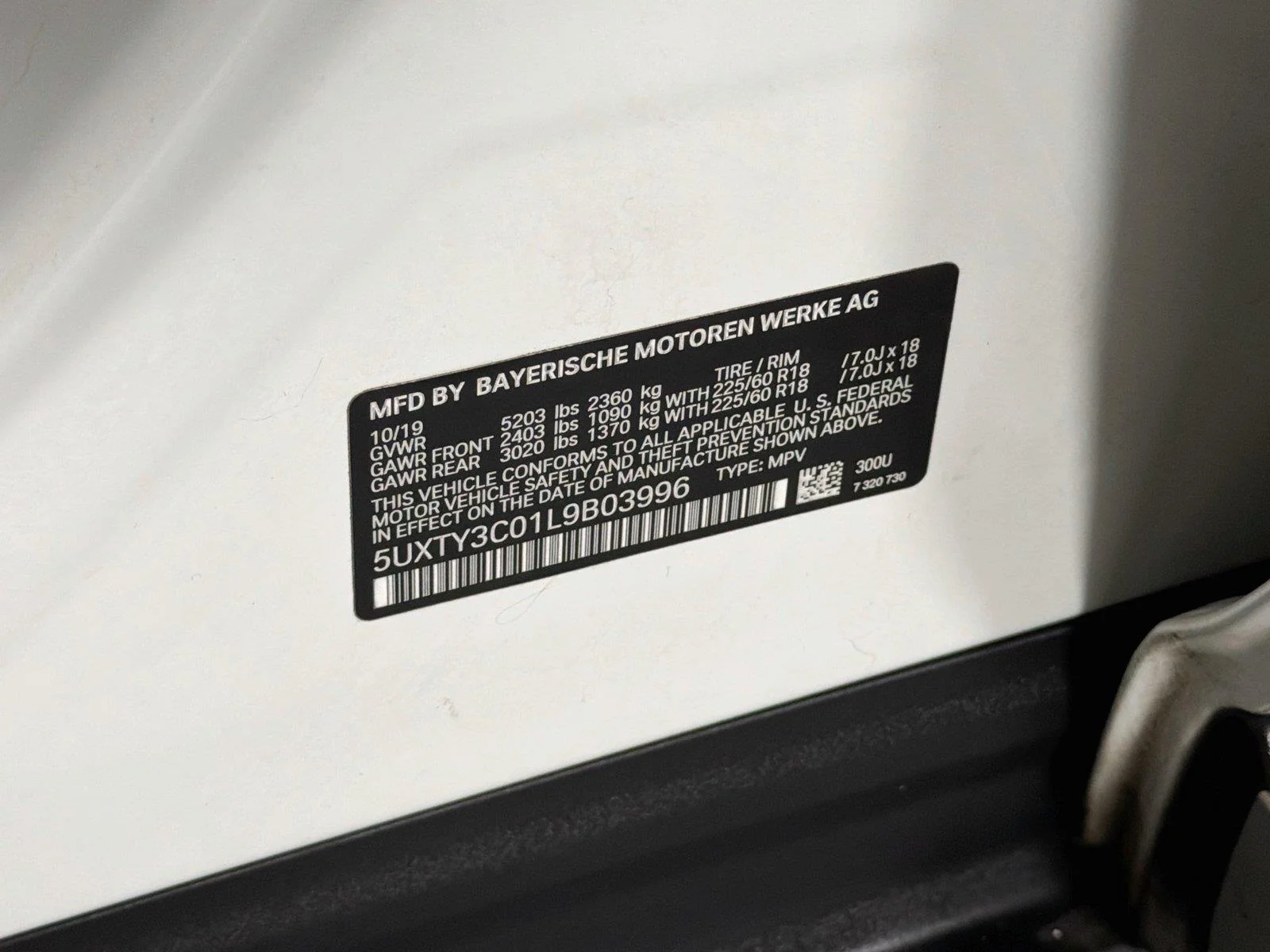 Used 2020 Alpine White BMW sDrive30i image 31