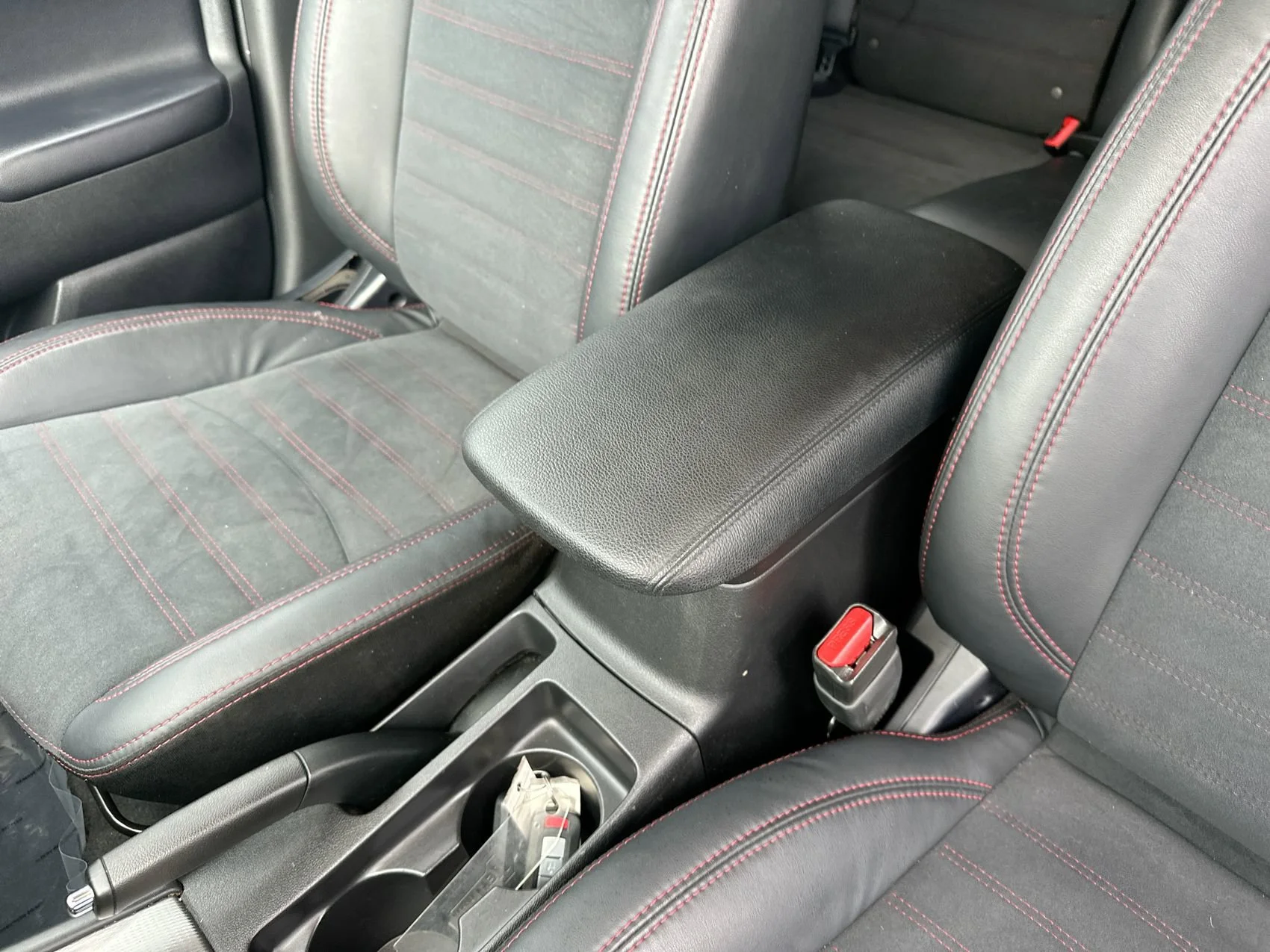 Used 2024 Red Mitsubishi 2.0 SE image 21