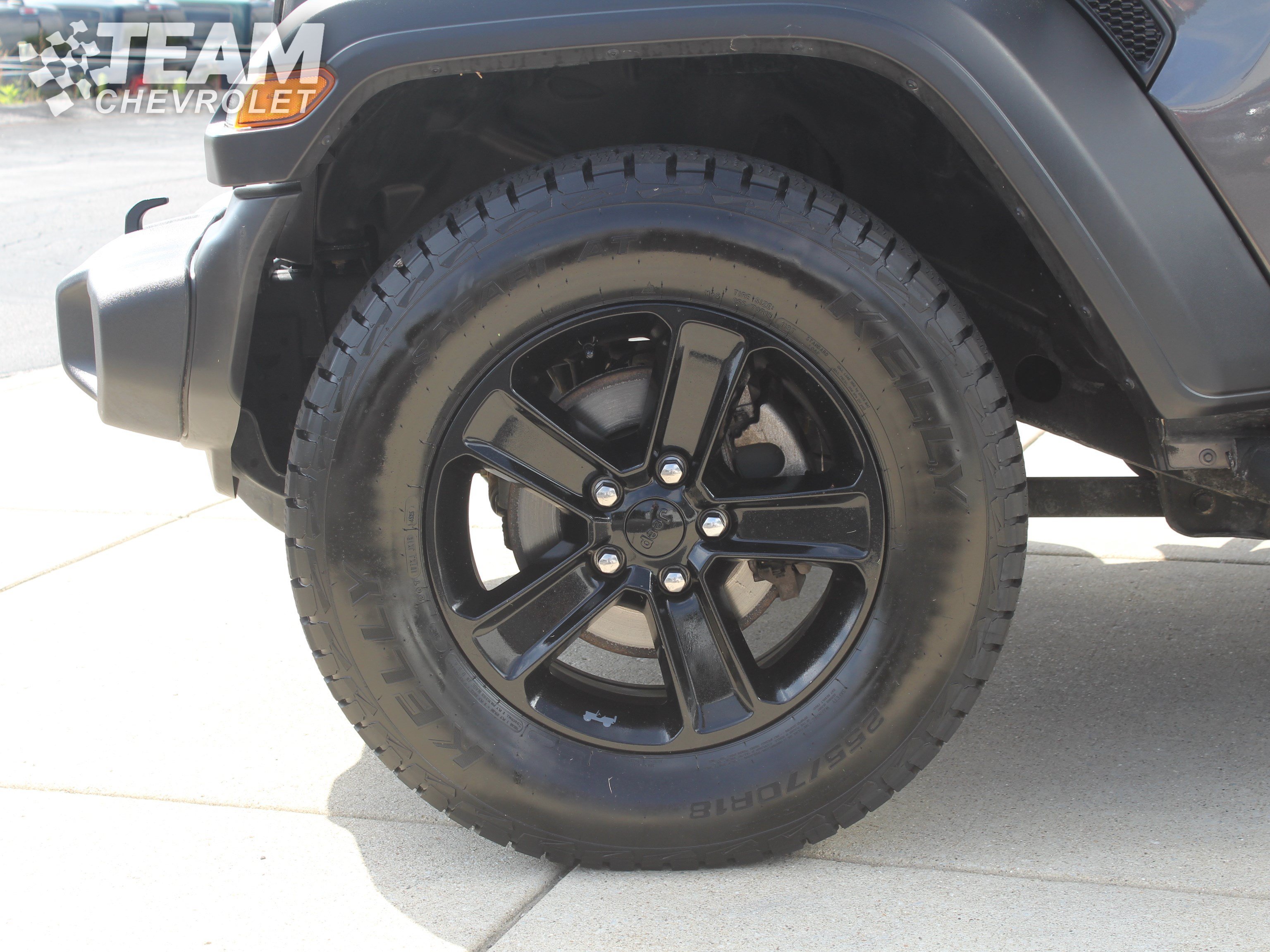 Used 2021 Gray Jeep Sport Altitude 4x4 image 30